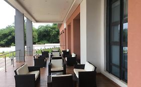 Golden Tulip Agulu Lake